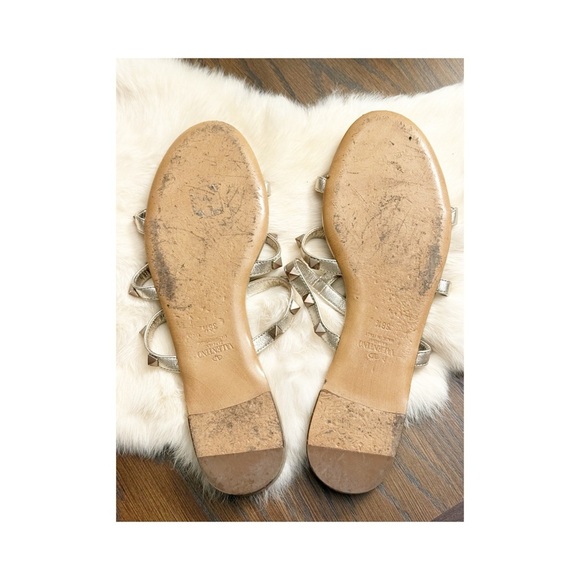 Valentino Garavani
Tonal Rockstud Flat Leather Slide Sandals 7-7.5 38 European - Picture 13 of 14